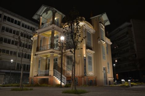 ΒΙΛΛΑ ΠΕΤΡΙΔΗ